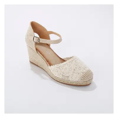 Sandały makrama na klinowym obcasie