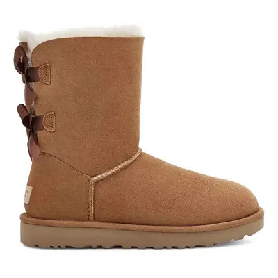 UGG buty Classic Bailey Bow II damskie kolor brązowy na płaskim obcasie ocieplone 1016225-CHE