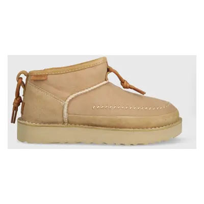 UGG śniegowce zamszowe Ultra Mini Crafted Regenerate kolor beżowy 1152953