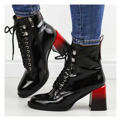 Czarne lakierowane botki damskie na słupku DiA 880-133