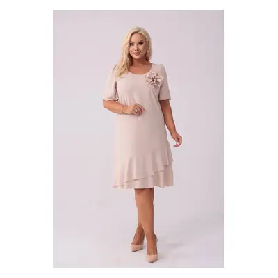 Elegancka beżowa sukienka Evelyn na wesele PLUS SIZE