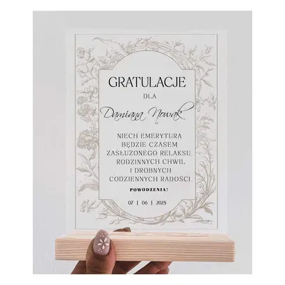 Prezent na emeryturę – elegancka statuetka z vintage ramką