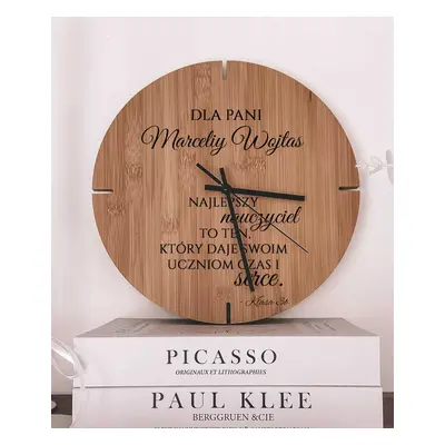 Praktyczny prezent dla nauczyciela - personalizowany zegar