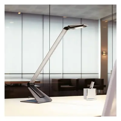 Lampka biurkowa LED MAULsolaris, srebrna, wysokość 64 cm