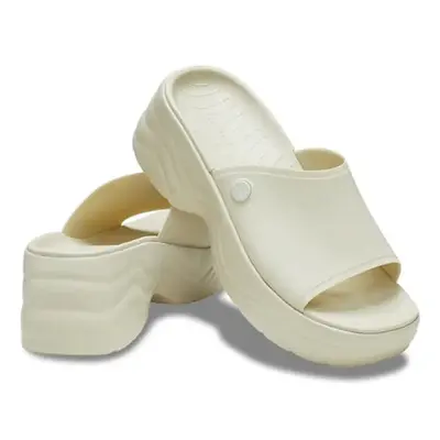 Crocs Klapki "Skyline" w kolorze kremowym rozmiar: